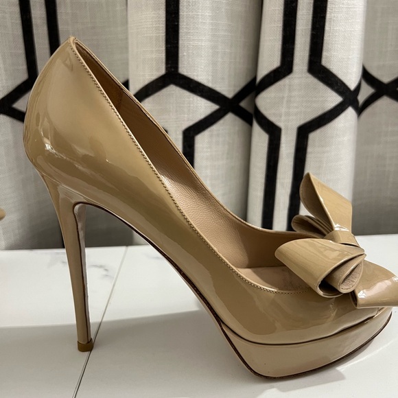 Valentino Garavani nude bow platform heels size 36.5 (gently used) - Picture 5 of 16